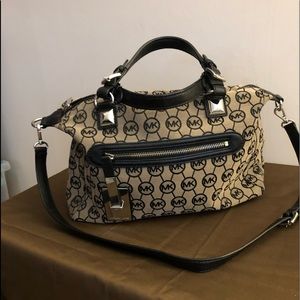 MICHAEL KORS Signature Black & Tan Purse